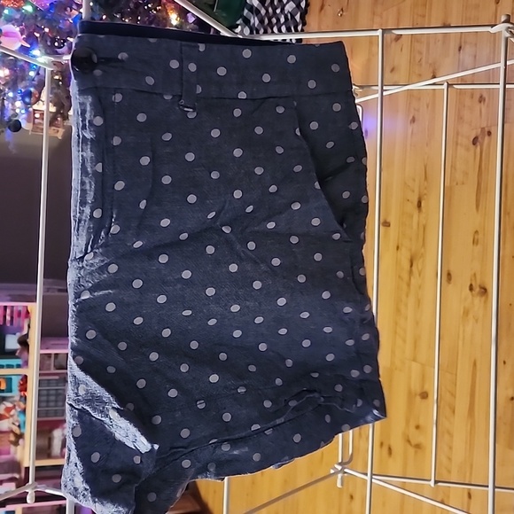 Old Navy Polkadot Shorts - Picture 2 of 2